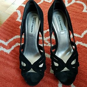 Steve Madden black leather platform pumps